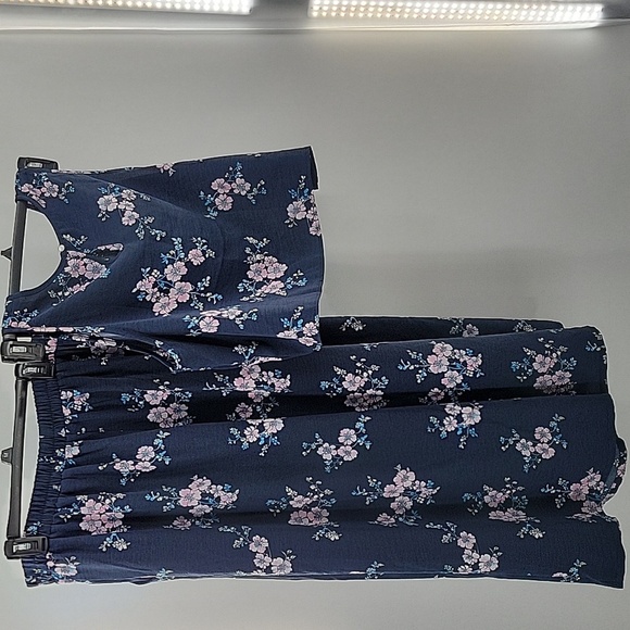 Floral Navy 2 Piece Crop Top/wide Leg Capri Outfit NEW - Picture 7 of 16